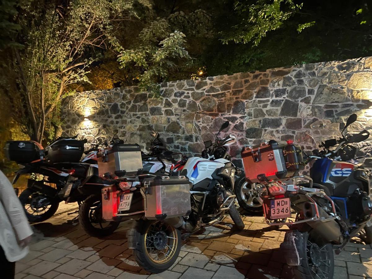 Dim'S Hotel & Restaurant Κορυτσά Εξωτερικό φωτογραφία